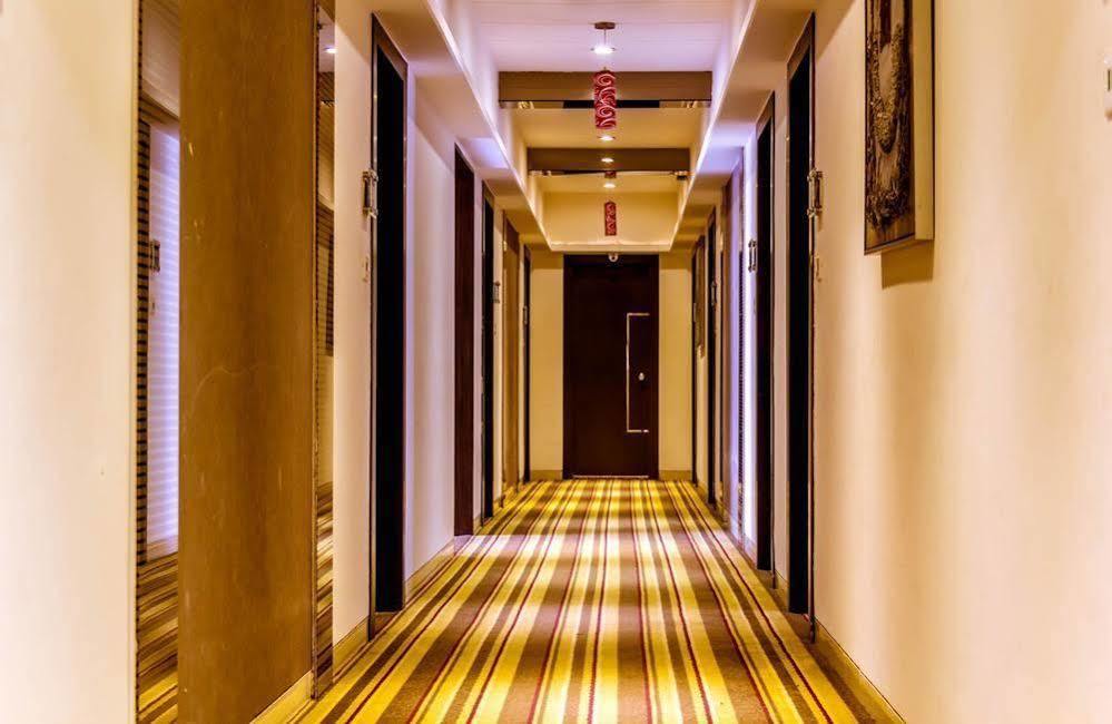 Oyo Premium Coastal Battery Hotel Visakhapatnam Ngoại thất bức ảnh